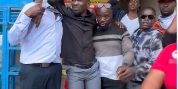 Bobi Wine not Shot but Stumbled While Getting into His Car – Police Officers on Scene