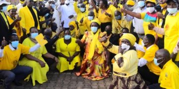 Salary Increment for Local Government Political Leaders Starting from LC One VOTE ME AND GET PAID! Museveni 2026 Challenger Promises LC1 Chairpersons and VHTs ‘Juicy’ Salaries